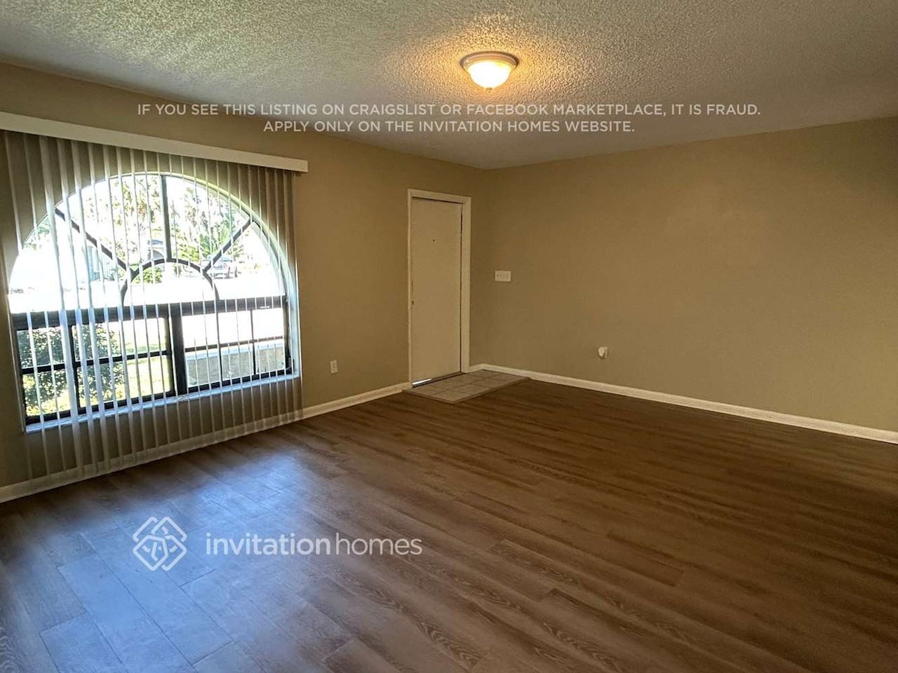 1012 Southeast 42nd Lane - Photo 3 of 18