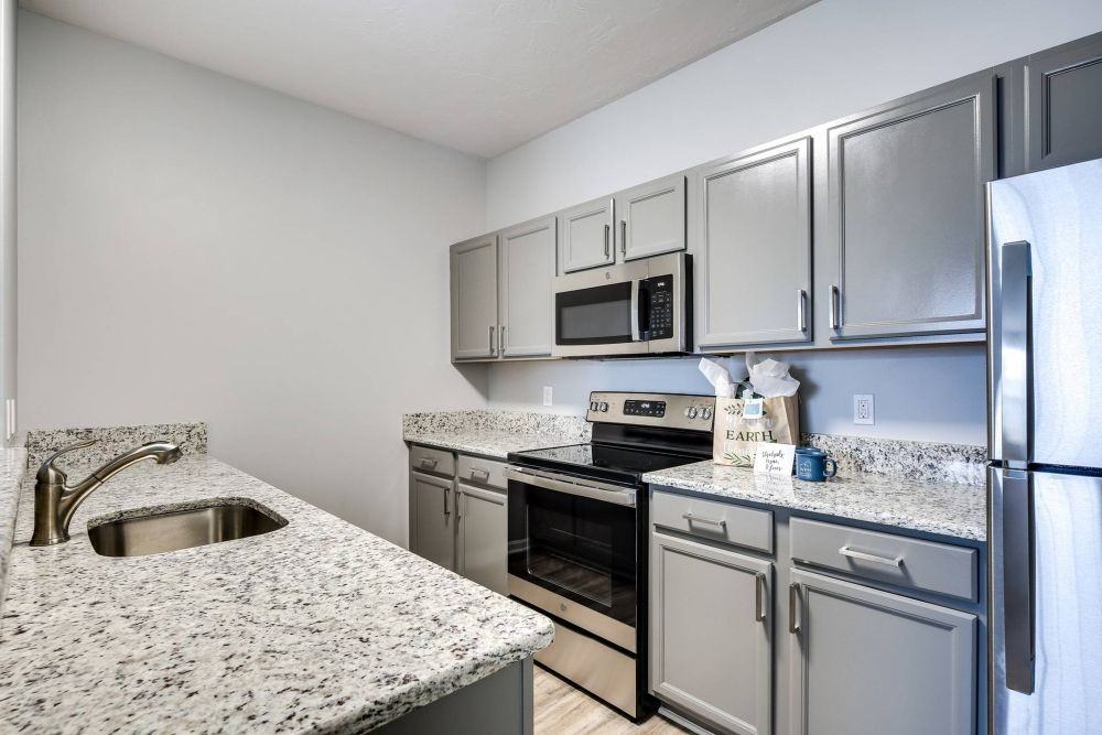 The Villas of Castleton Apartments - Photo 4 of 39