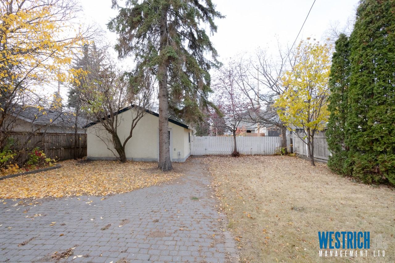 9222 116 Street Northwest - Photo 3 of 50