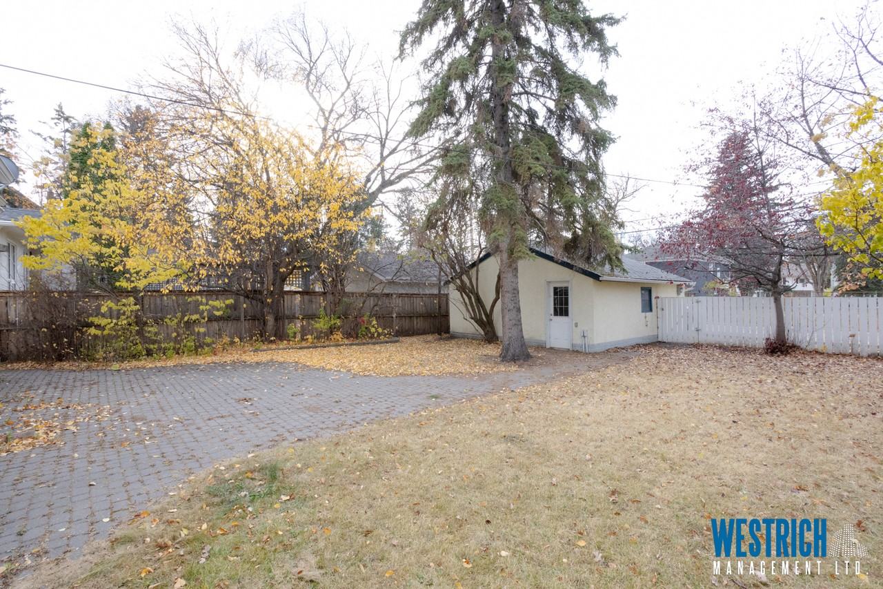 9222 116 Street Northwest - Photo 4 of 50