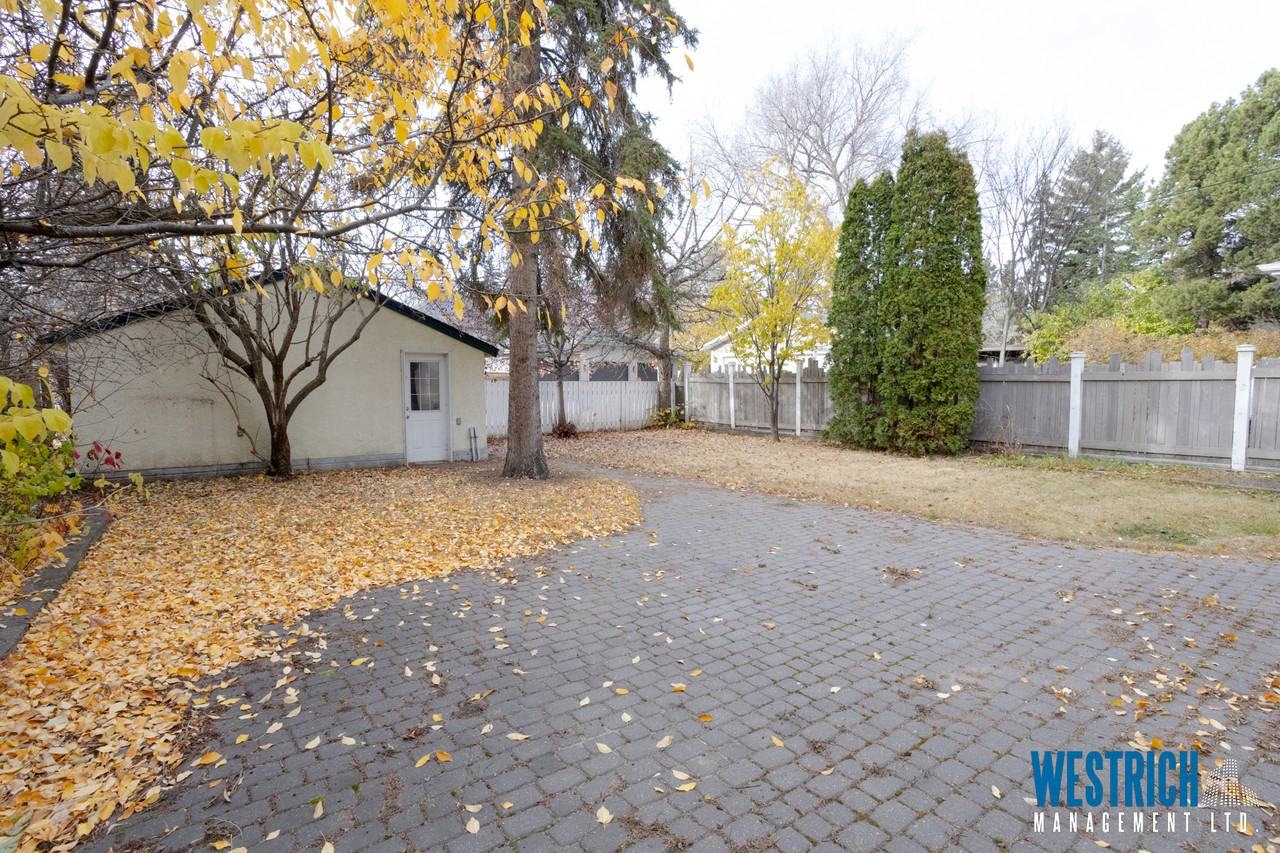 9222 116 Street Northwest - Photo 5 of 50