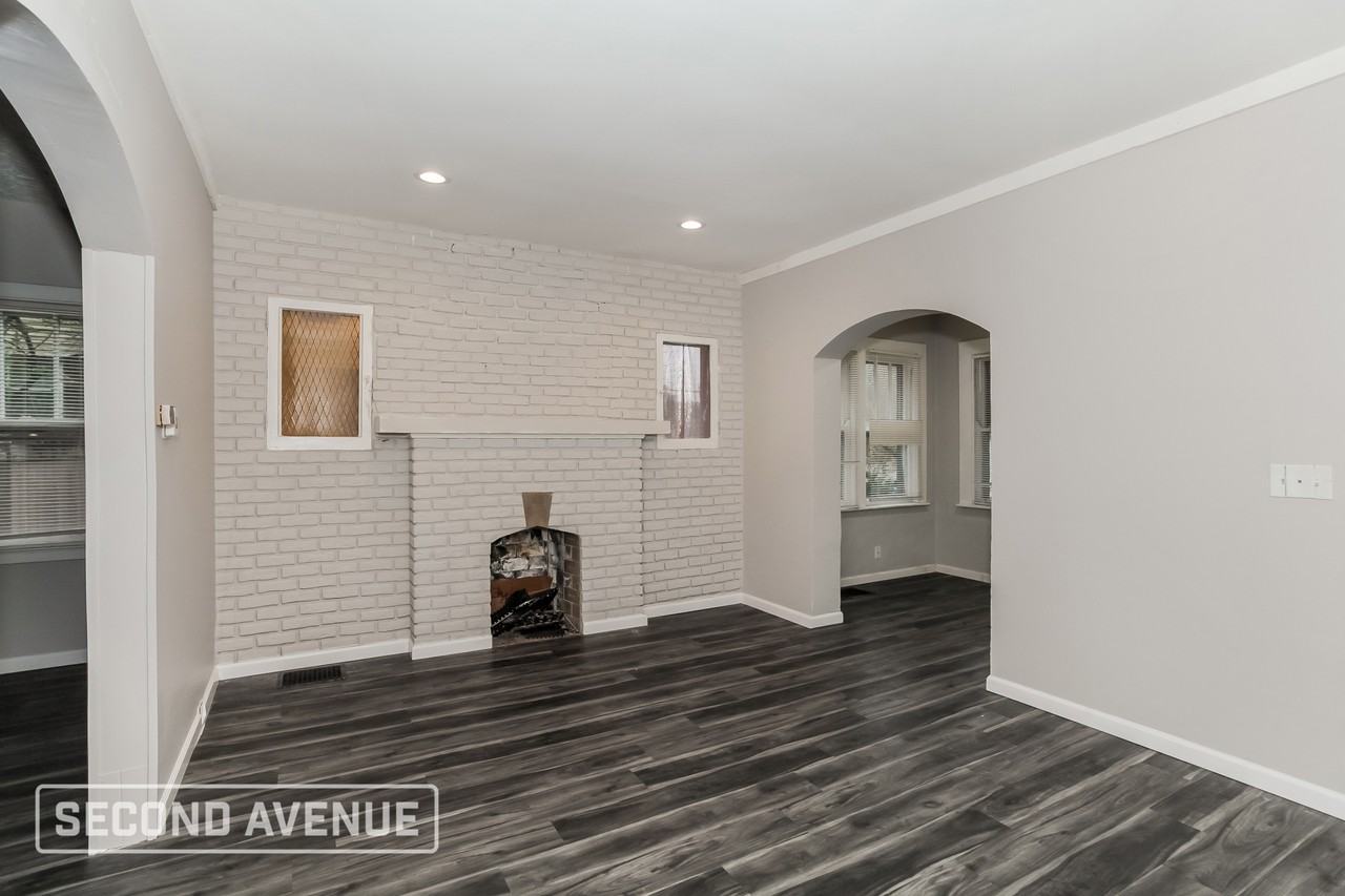 3302 Broadwell Ave - Photo 4 of 25