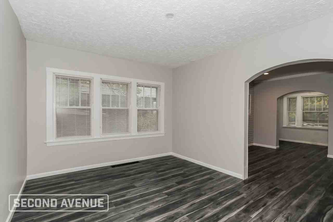 3302 Broadwell Ave - Photo 5 of 25