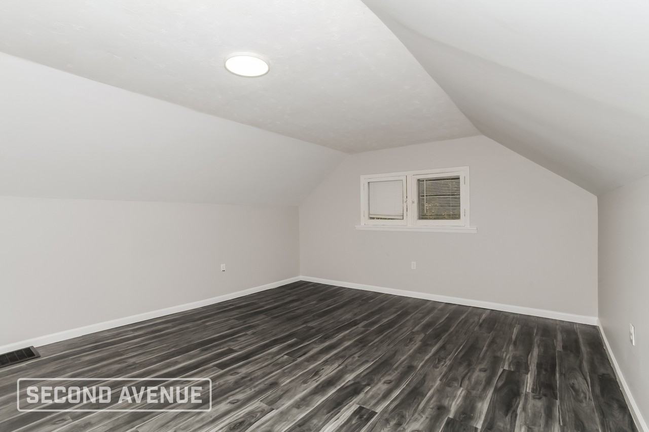 3302 Broadwell Ave - Photo 7 of 25
