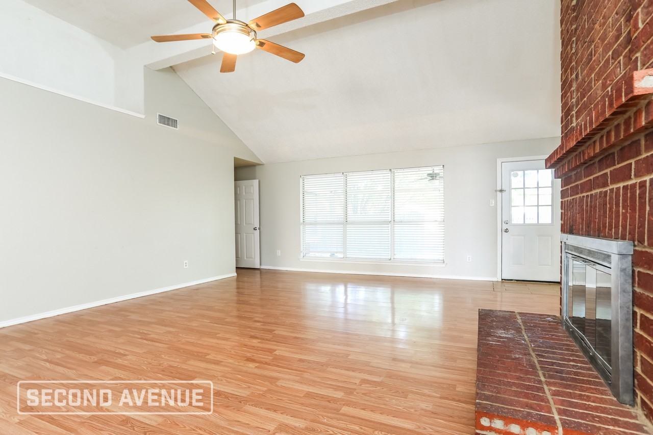 7002 Hawaii Ln - Photo 4 of 26