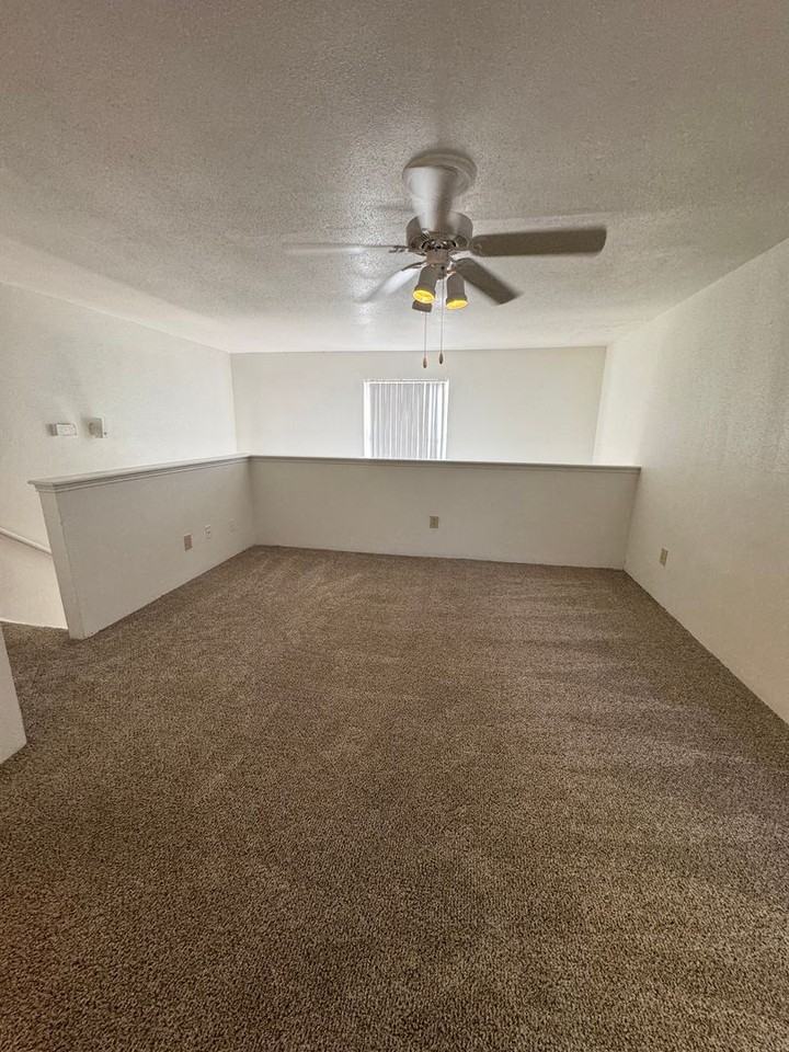 Emerald Cove Apartments - Photo 4 of 26