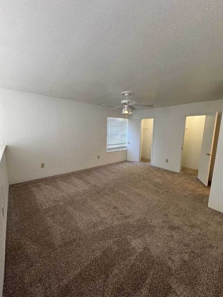 Emerald Cove Apartments - Photo 5 of 26