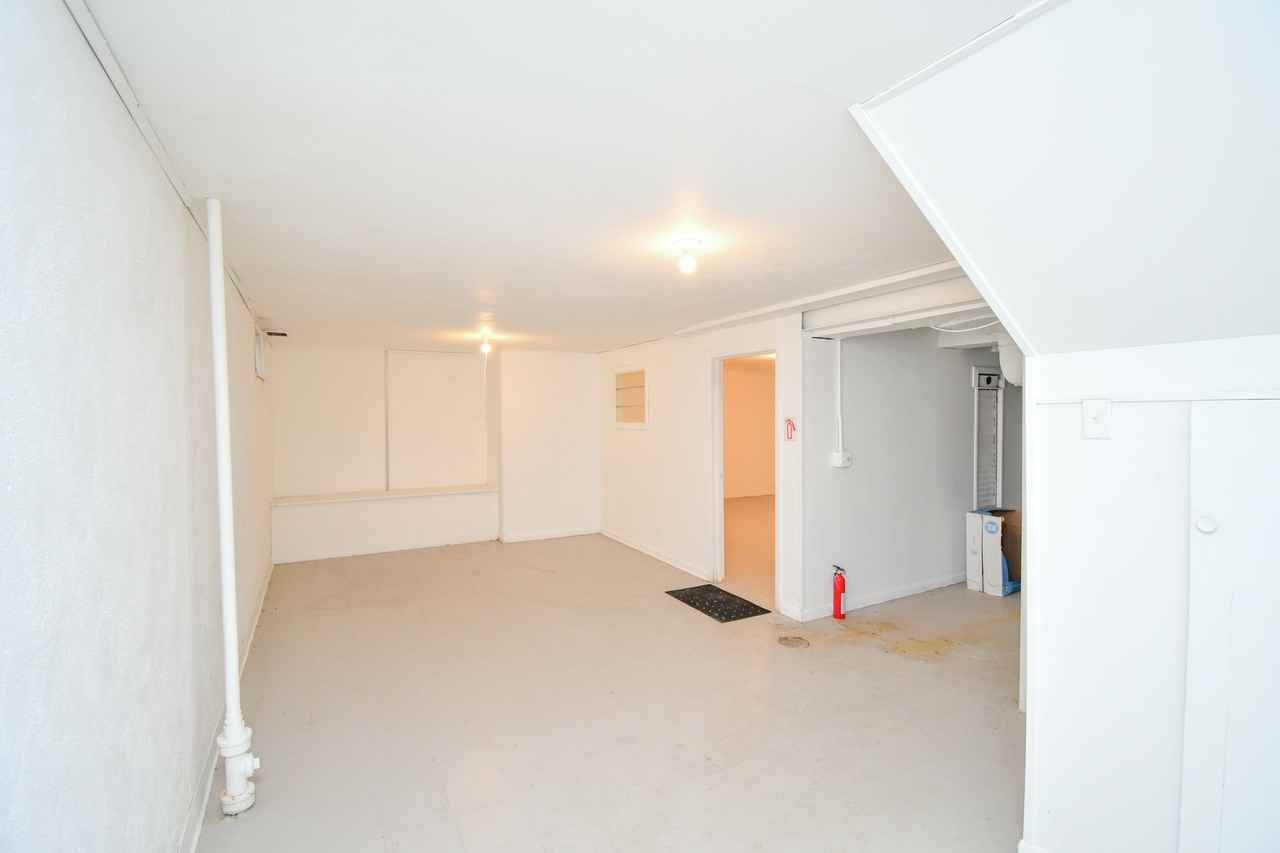 2012 W 22nd St - Photo 7 of 43