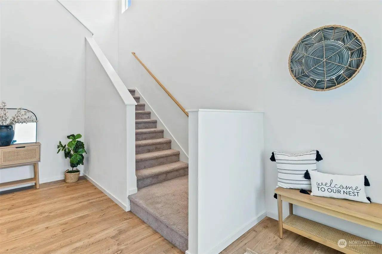 8412 55th Pl Ne - Photo 5 of 38