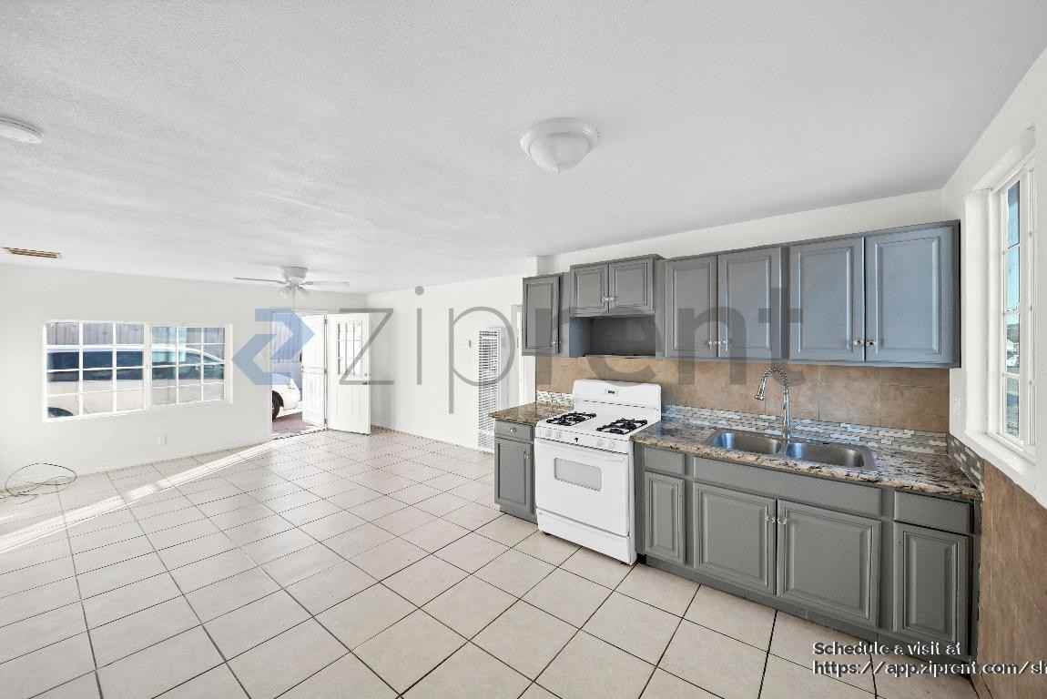 301 Maxine Street - Photo 7 of 17