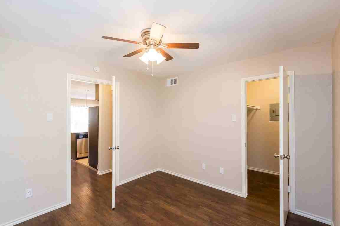 The Oaks at Live Oak - Photo 6 of 38