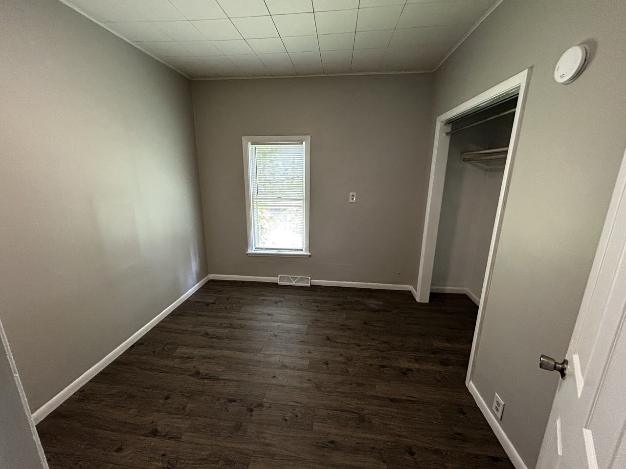 1020 East Frye Avenue - Photo 6 of 12