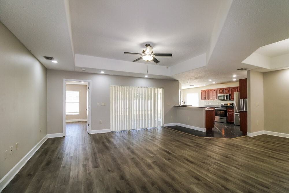 8343 Natoma St - Photo 4 of 16