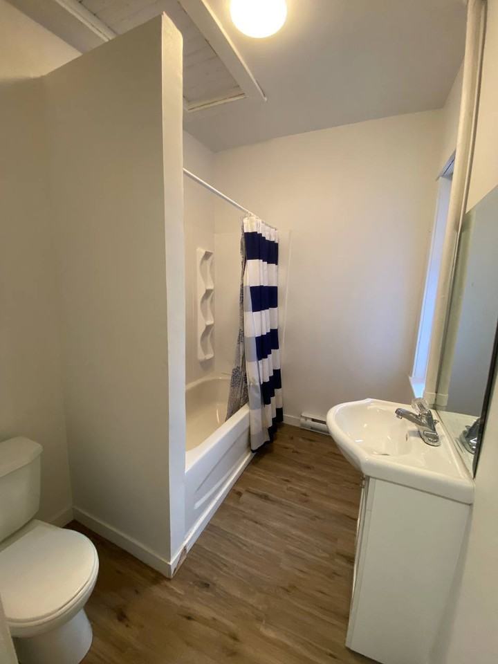 991 Selkirk Avenue - Photo 3 of 6