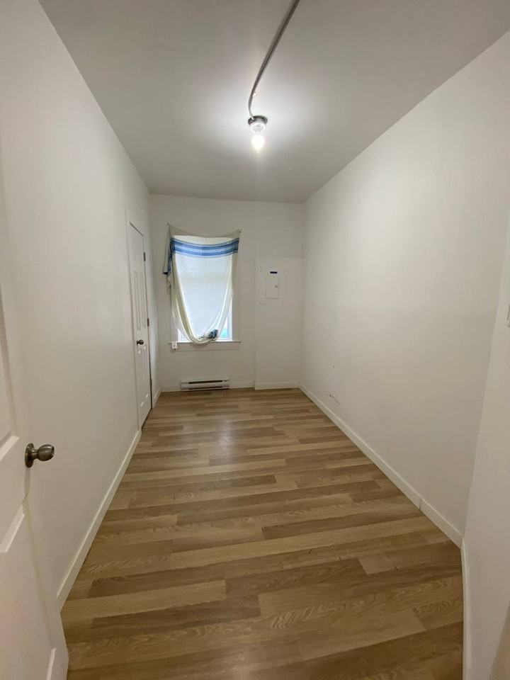 991 Selkirk Avenue - Photo 4 of 6