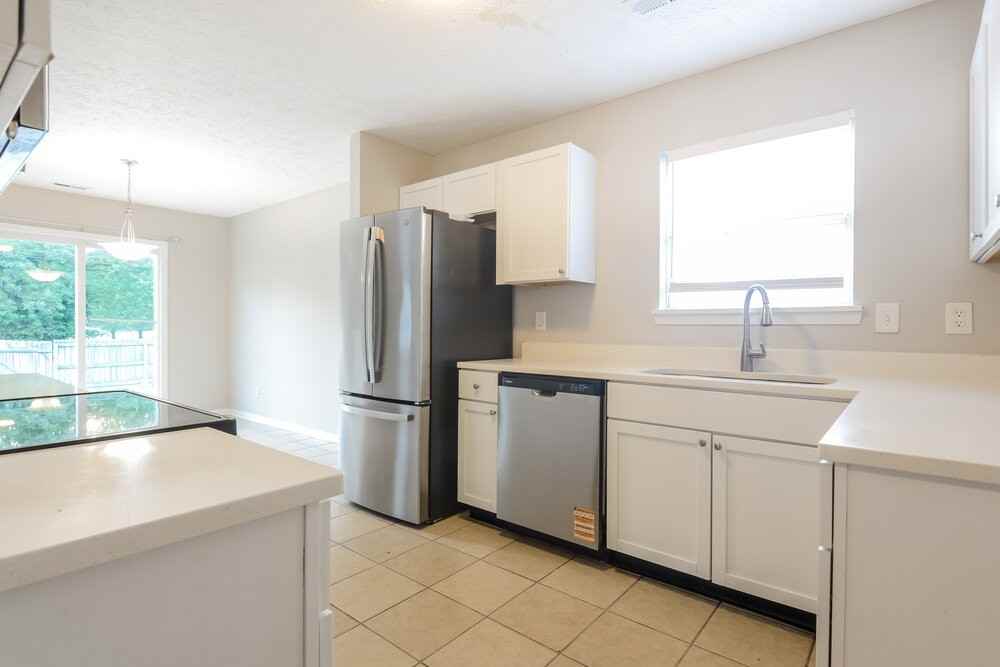 140 Park Place Blvd - Photo 7 of 16