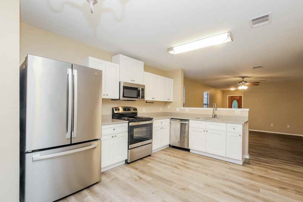 13710 Merseyside Dr - Photo 6 of 16