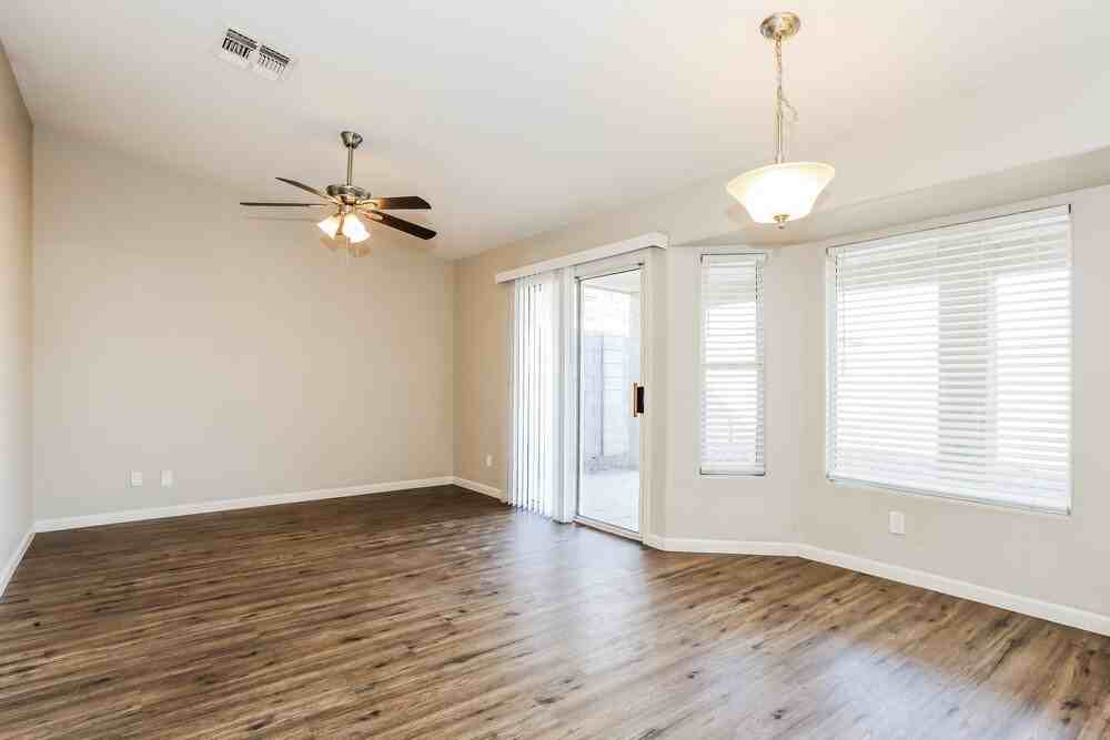 1611 S 63rd Dr - Photo 5 of 16
