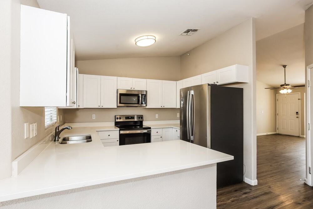 1611 S 63rd Dr - Photo 6 of 16