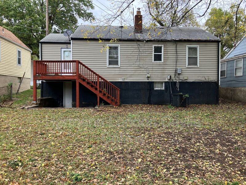 7504 Stanwood Dr - Photo 2 of 13