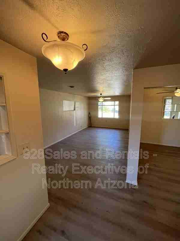 2703 E Elder Dr - Photo 3 of 9