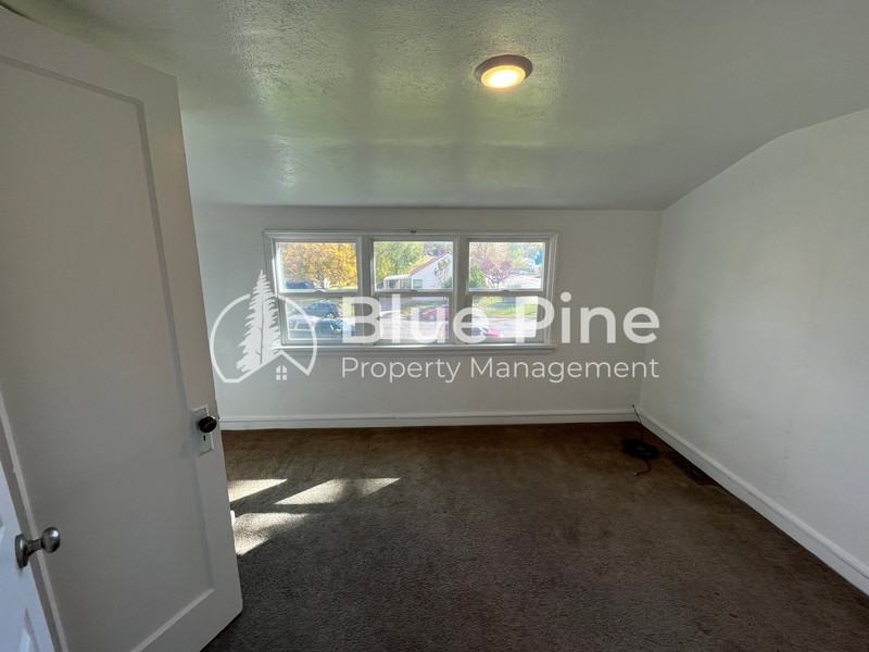 1244 S 4th Ave #1 - Photo 6 of 9