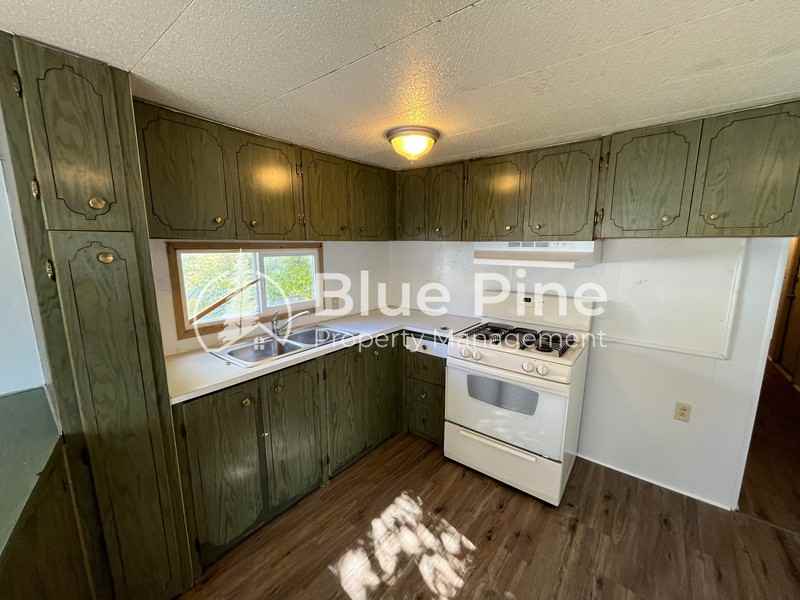 4530 S 5th Ave - Photo 4 of 10