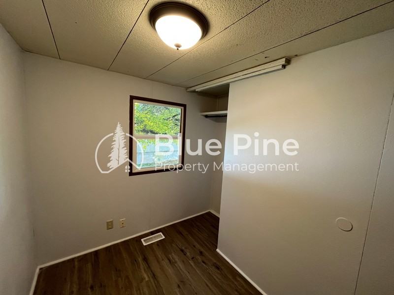 4530 S 5th Ave - Photo 6 of 10