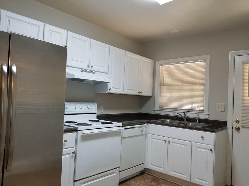 3525 Draper Ave - Photo 3 of 14