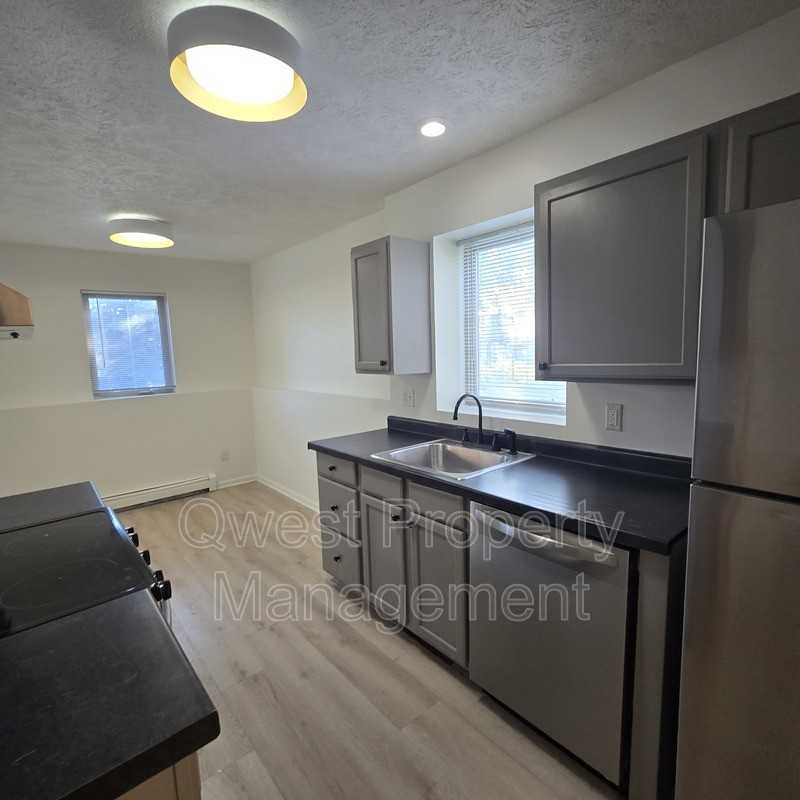 3829 Silver Lake Rd #3 - Photo 3 of 13