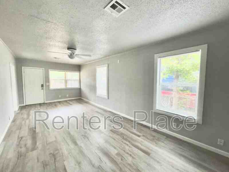 4717 South 33rd Avenue West - Photo 3 of 15