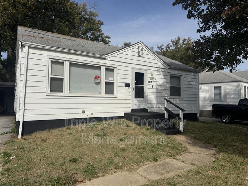 8239 Fay Dr - Photo 3 of 25