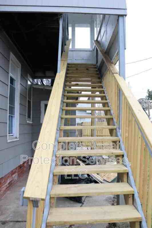 1405 Jefferson Ave #C - Photo 2 of 9