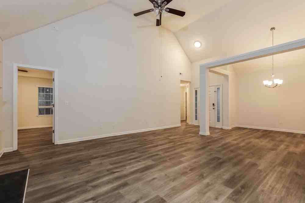 1427 Isleworth Cir - Photo 3 of 16