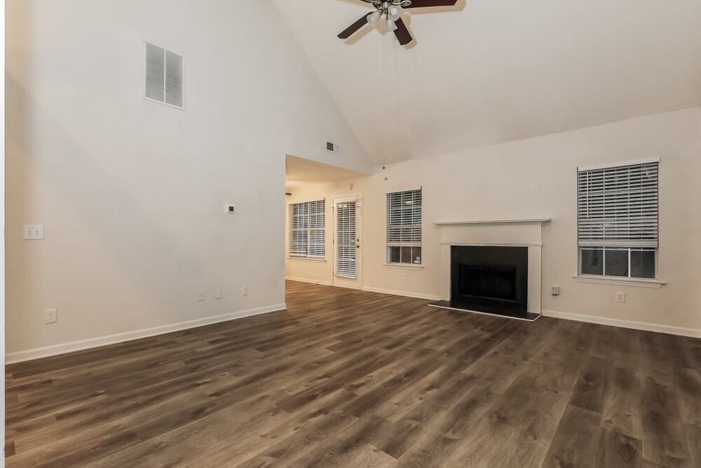 1427 Isleworth Cir - Photo 4 of 16