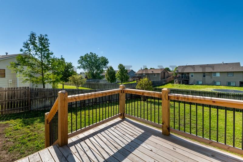 1318 N Aksarben Ct - Photo 3 of 31