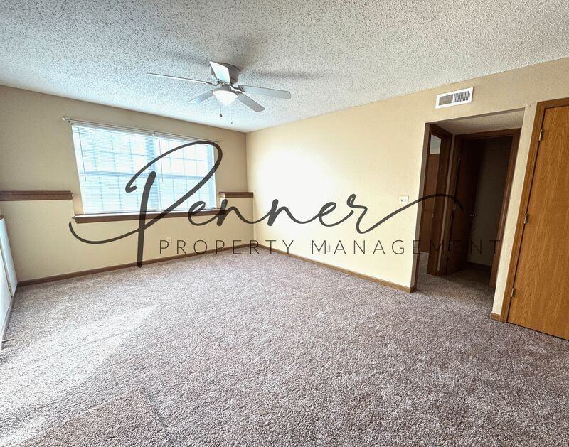 132 N Crest Dr - Photo 2 of 9