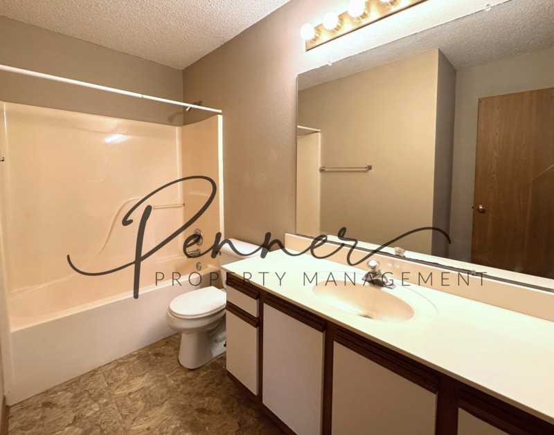 132 N Crest Dr - Photo 5 of 9