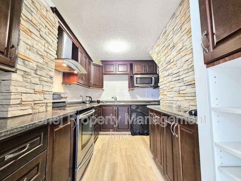 10502 100 Avenue - Photo 2 of 30