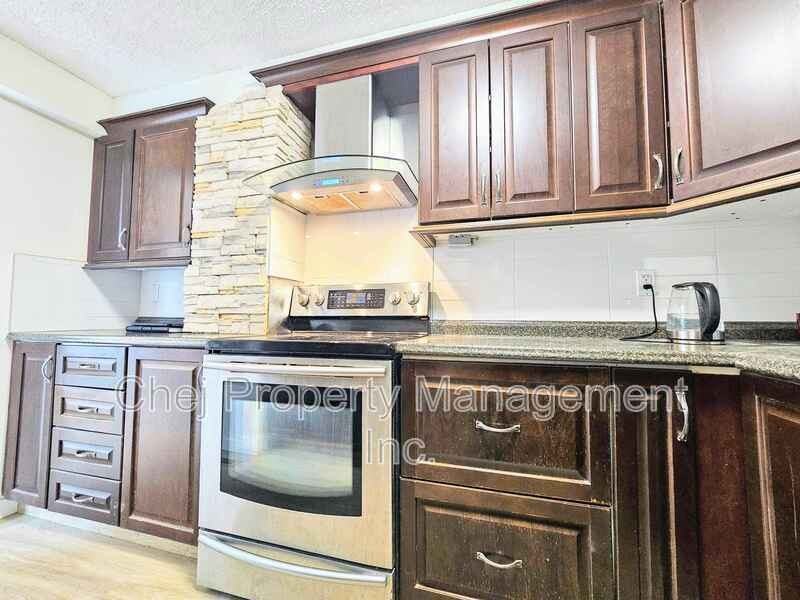 10502 100 Avenue - Photo 4 of 30