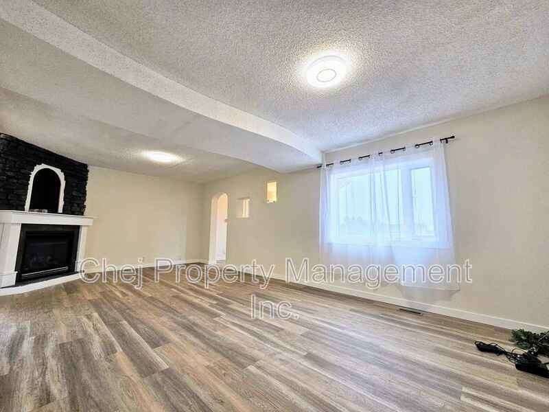 10502 100 Avenue - Photo 7 of 30