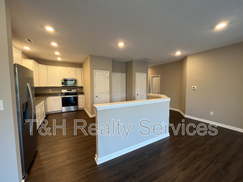 5642 Brownstone Dr - Photo 4 of 18