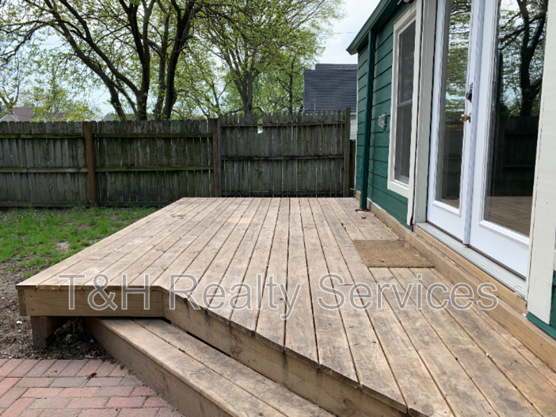 631 Prospect Street - Photo 4 of 25