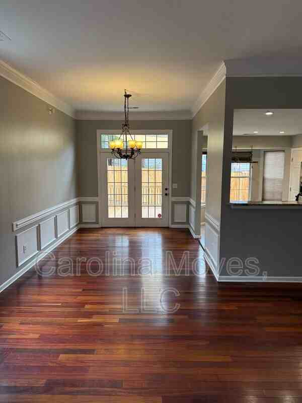 323 Thornbush Ct - Photo 6 of 16