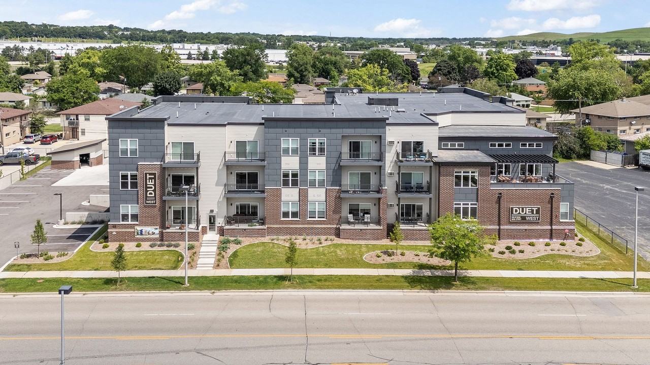 Duet Apartments - Photo 7 of 27