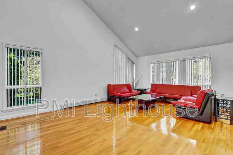 2 Carlyle Drive - Photo 7 of 31