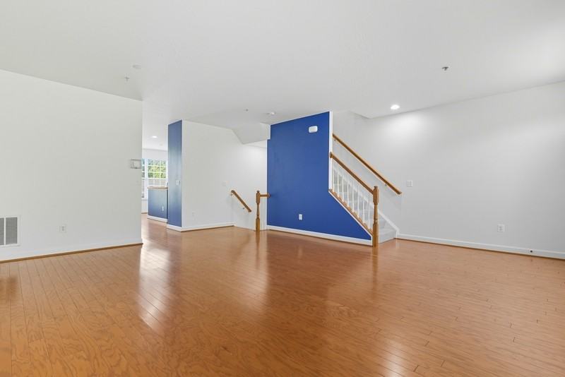 613 Spectator Ave - Photo 5 of 20