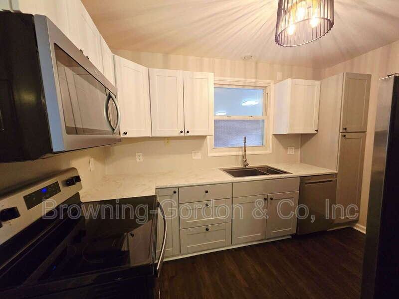 3947 Creekside Drive - Photo 3 of 12