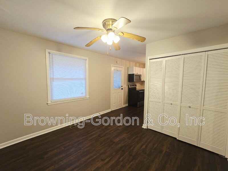 3947 Creekside Drive - Photo 5 of 12