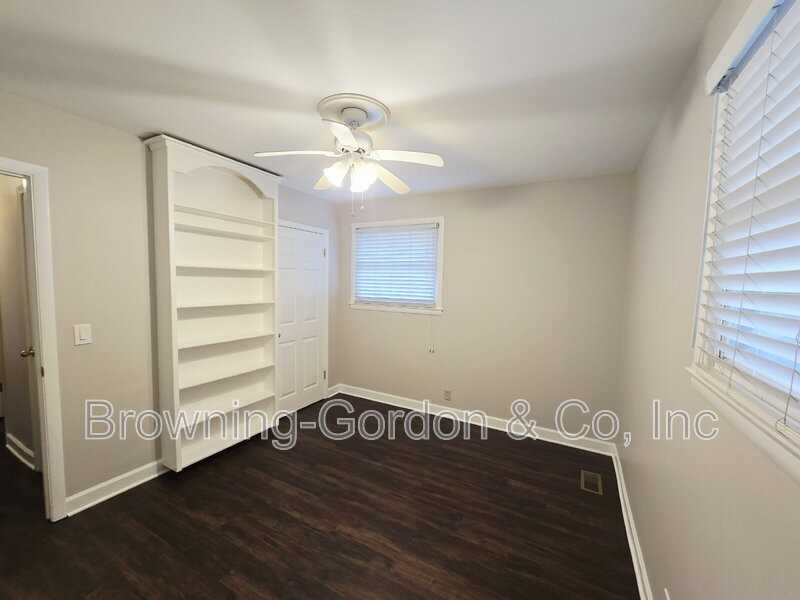 3947 Creekside Drive - Photo 7 of 12